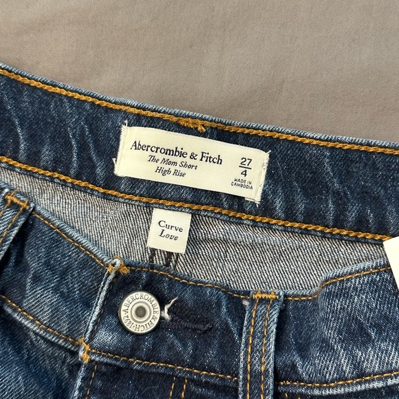NWT Abercrombie & Fitch Mom Shorts - Picture 4 of 4